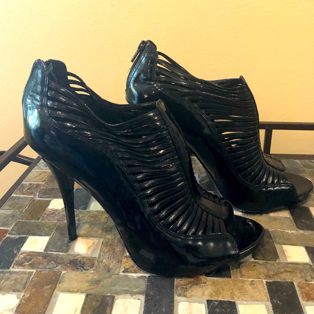 Carlos Santana Black Patent Heels Never Worn
